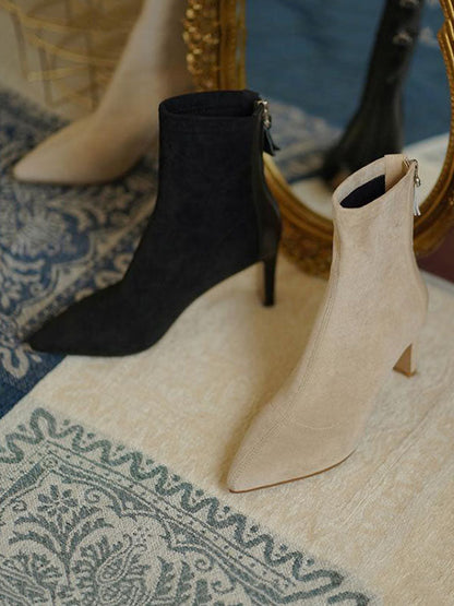 Janna – Puntige Soklaarzen met Modern Design