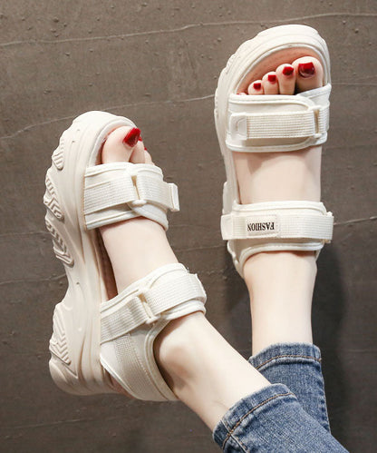 Adelineke - Peep Toe Gesp Plateau Sandalen