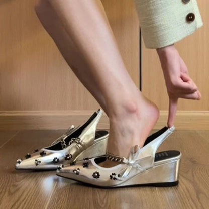 Sabine – Zwarte Wedge Sandalen met Strik en Puntige Neus