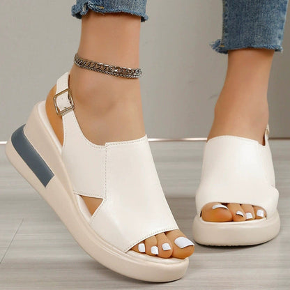 Cosette – Beige Wedge Sandalen met Open Teen