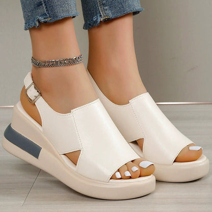 Cosette – Beige Wedge Sandalen met Open Teen
