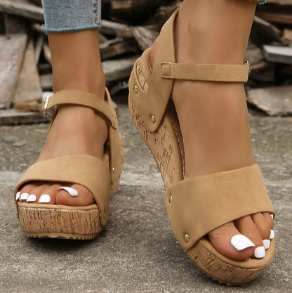 Tessy – Khaki Wedge Sandalen van Imitatieleer