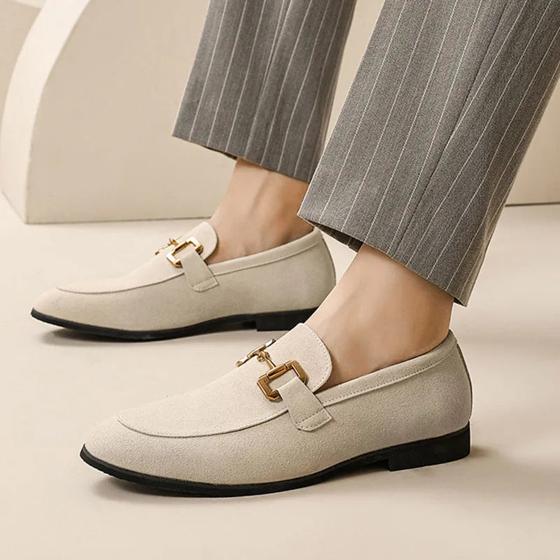 Cyrus - Suède Loafer Met Gesp Detail