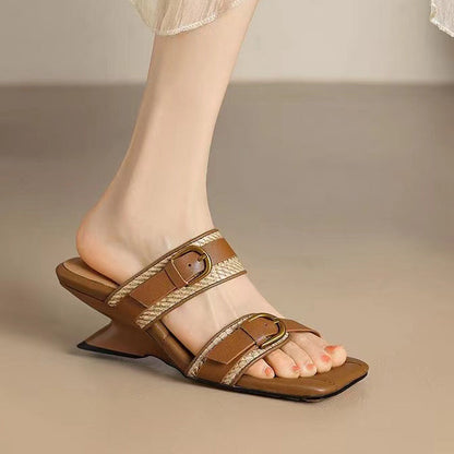 Luana – Khaki Wedge Slide Sandalen met Openingen en Open Teen