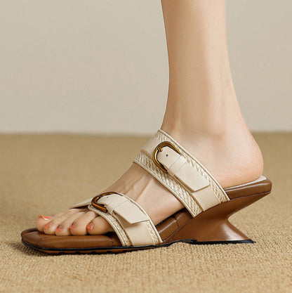 Luana – Khaki Wedge Slide Sandalen met Openingen en Open Teen