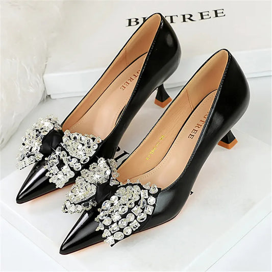 Lelia - Bruiloft Pumps met Diamanten Strik