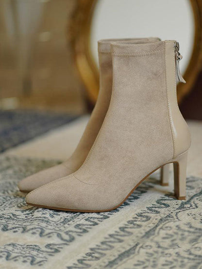 Janna – Puntige Soklaarzen met Modern Design